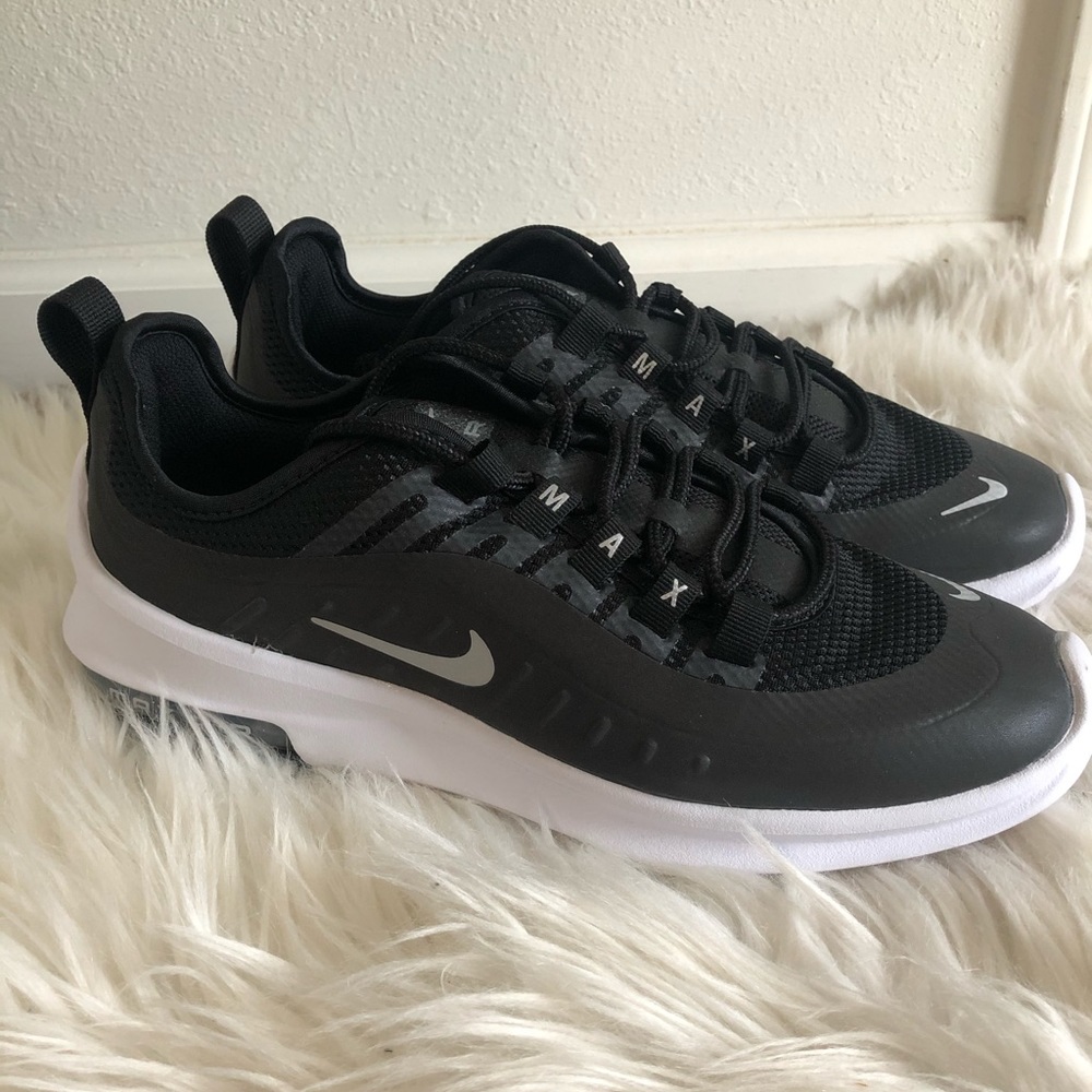 BRAND NEW Nike Air Max Axis